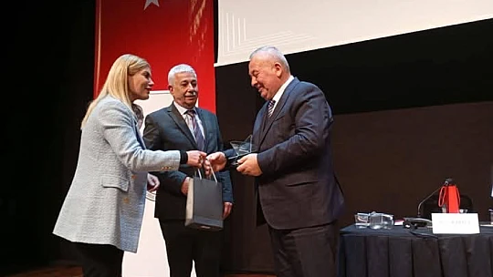 Gazetecilik Gaziantep'te masaya yatırıldı!