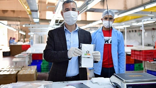 Yeşilyurt Belediyesi, Üç Ayrı Noktaya Maske Dağıtım Standı Kurdu