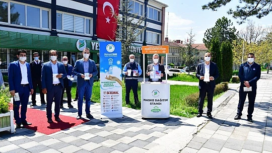 Yeşilyurt Belediyesi, Üç Ayrı Noktaya Maske Dağıtım Standı Kurdu