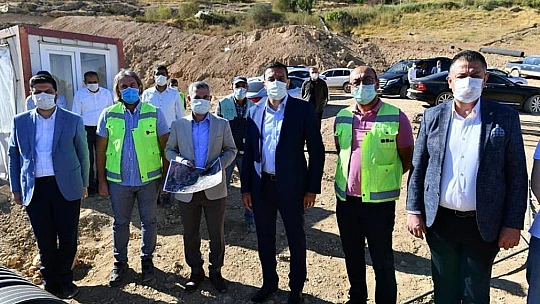 Milletvekili Tüfenkçi İle Belediye Başkanı Çınar, Şahnahan'daki Köprü İnşaatını İnceledi