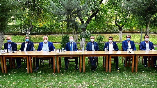 Başkan Çınar, Esnaflarla 'İstişare Ve Değerlendirme' Toplantısı