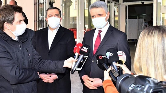 Vali Baruş, Covid-19 Aşısının İlk Dozunu Yaptırdı