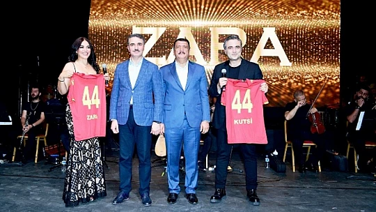 24. Kültür Sanat Ve Kayısı Festivali, Kutsi ve Zara Konseriyle Sona Erdi