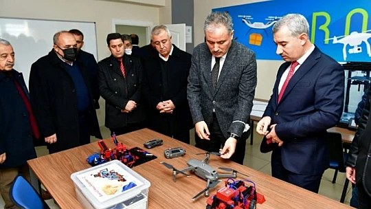 Milletvekili Çakır, Yeşilyurt Mesleki Eğitim Ve Yaşam Merkezini İnceledi