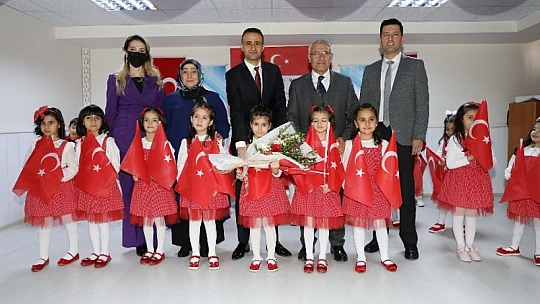 Öğrencilerin Coşkulu Gösterisi Başkan Güder'i Duygulandırdı