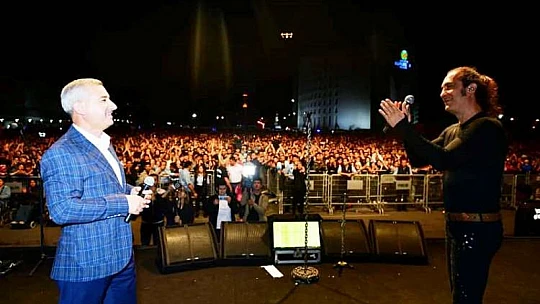 Kıraç, Malatya'lılara Unutulmayacak Bir Konser Yaşattı