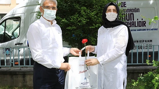 Başkan Güder, Kadın Muhtarların Anneler Gününü Kutladı