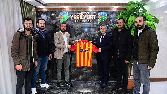 Başkan Çınar, Malatyaspor Derebeyleri Taraftar Derneğini Ağırladı