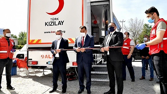 Yeşilyurt Belediyesi, Muhtar Evlerini İlaçlayıp, Dezenfekte Ediyor