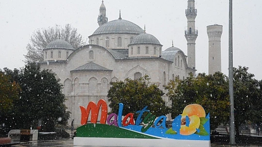 Malatya'da Kar Yağışı Etkili Oldu