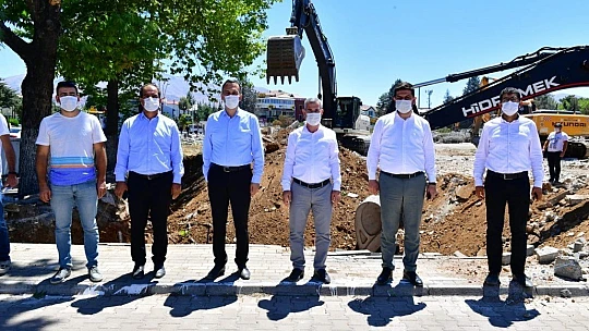 Yeşilyurt Belediyesi Yeni Hizmet Binasının Çalışmaları Devam Ediyor