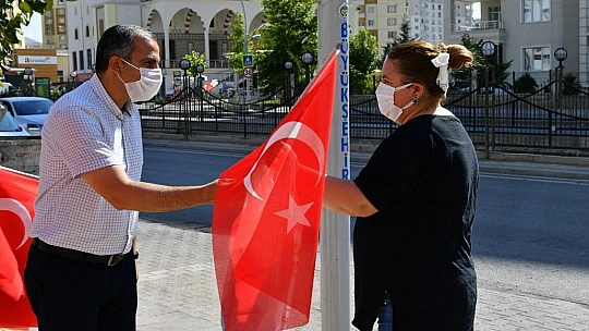 Yeşilyurt Belediyesi, Şanlı Bayrağımız Özgürlüğümüzün Sembolüdür