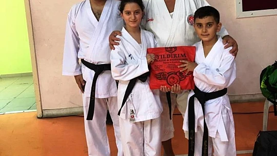Kendileri Küçük Yürekleri Büyük Gülşen Kardeşler