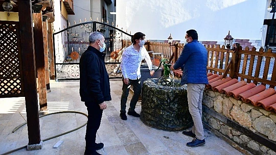 Başkan Çınar, İl Milli Eğitim Müdürü Kanbay'ı Tarihi Konaklarda Ağırladı