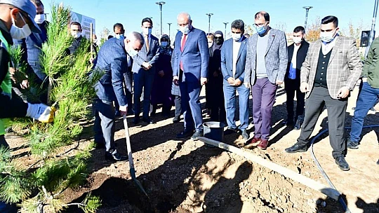 Başkan Çınar, En Güzel Fidanı, Öğretmenlerimiz Yetiştirir