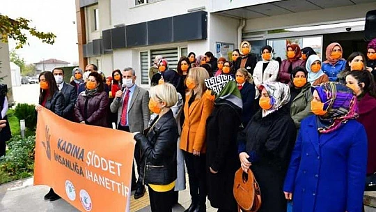 Başkan Çınar, Kadına Şiddet İnsanlığa İhanettir