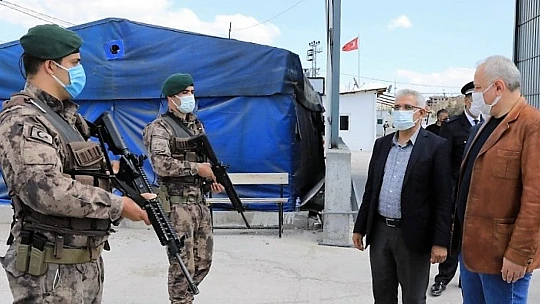 Başkan Güder'den Görev Başındaki Polislere Sürpriz Ziyaret