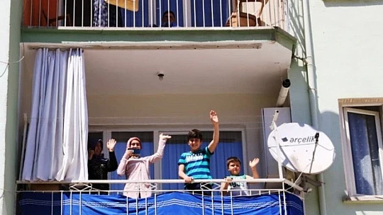 Battalgazi Belediyesi, 23 Nisan'ı Çocukların Evine Götürdü