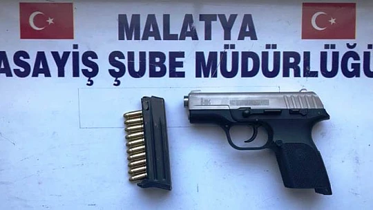 27.10 Gr Kannabinoid, 4.99 Gr Metamfetamin Yakalandı
