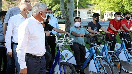 Başkan Güder, Sağlıklı Bir Yaşam İçin Gençlerle Pedal Çevirdi