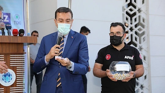 Gelincik Tepesi 678 Konutun Anahtar Teslim Töreni Düzenlendi