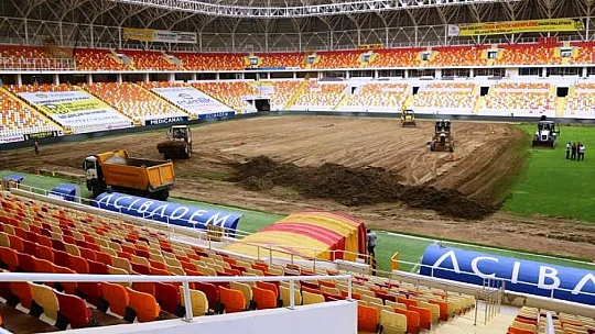 Yeni Malatya Stadyumu'nun Çim Zemin Değişiyor