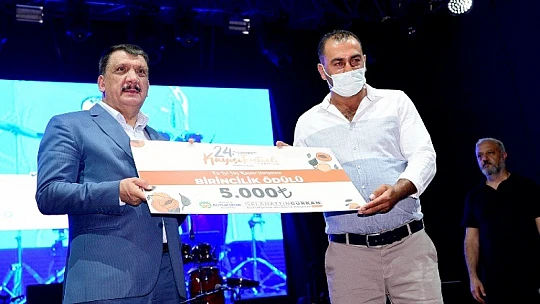 24. Kültür Sanat Ve Kayısı Festivali, Kutsi ve Zara Konseriyle Sona Erdi