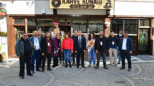 Konakları, Müzeleri Ve Kayısı Çekirdeği Kahvesini Çok Beğendik