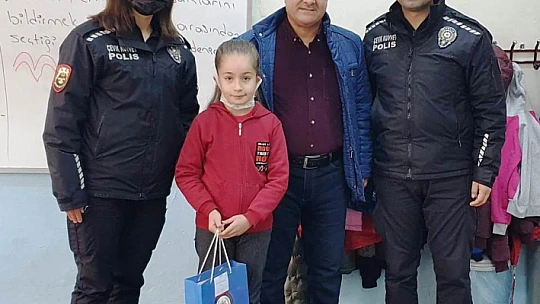 Polis Sevgisi Konulu Resim ve Şiir Yarışması