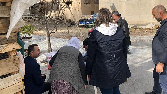 Akçadağder Yardımları Ulaştırıyor