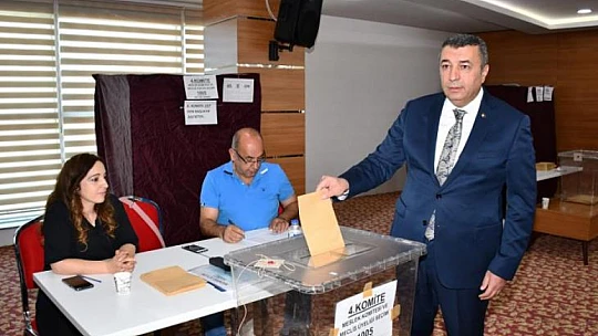 Ticaret Borsası'na Ramazan Özcan Yeniden Başkan Seçildi