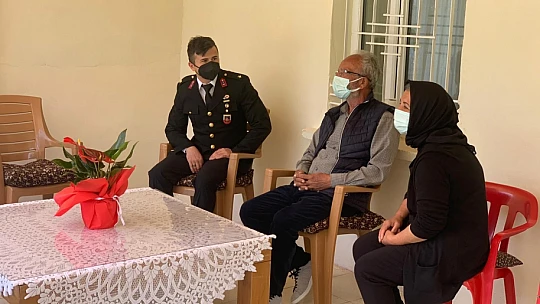 Jandarma Şehit Annelerini Unutmadı