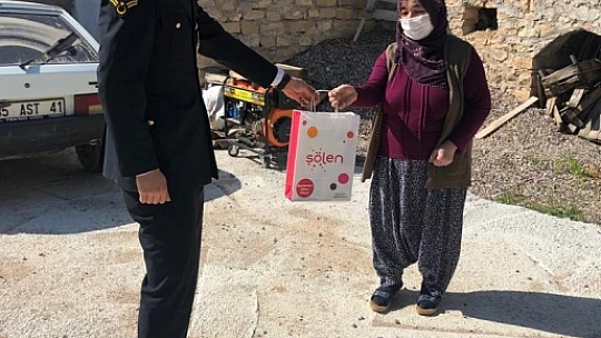 Jandarma Şehit Annelerini Unutmadı