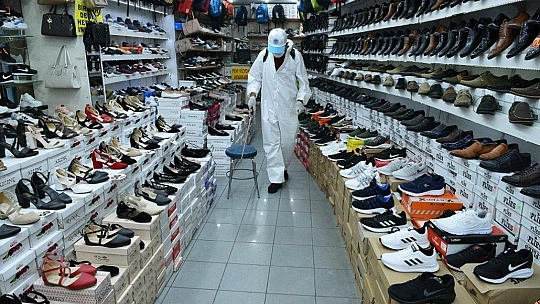 Esnafın Çağrısıyla Şemsiye Sokak'taki İş Yerleri Dezenfekte Edildi