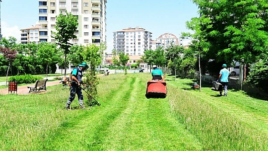 Başkan Çınar, Çalışıyor Yeşilyurt İlçesi Güzelleşiyor