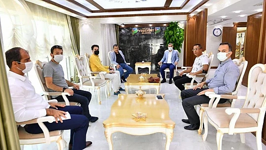 Başkan Çınar, Şair Ve Yazar Hayati İnanç'ı Misafir Etti