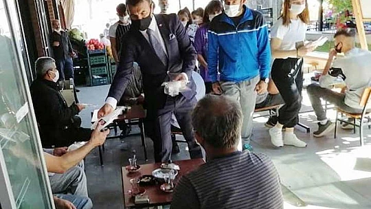 Gençler Akçadağ'da Maske Dağıtımı Gerçekleştirdi