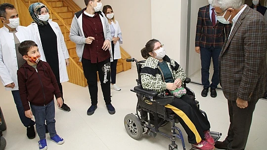 Başkan Güder, Özel Gereksinimli Çocuklarla Çay Ve Kahve İçti