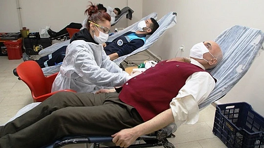 Battalgazi Belediyesi'nden Türk Kızılayı'na Kan Desteği