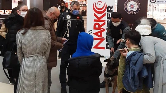 En İyi Narkotik Polisi Anne Kampanyası