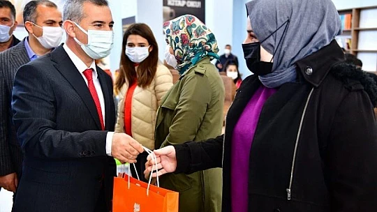 Yeşilyurt Belediyesinden Öğrencilere Destek