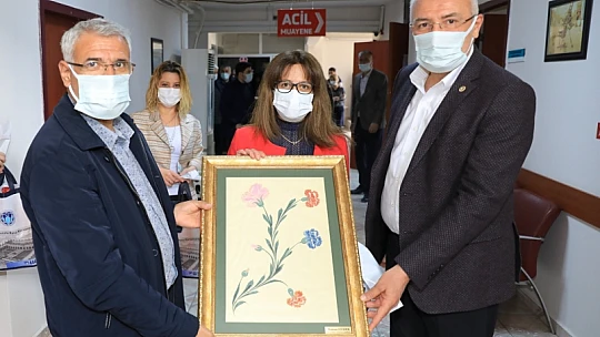 Başkan Güder'den Sağlıkçılara Tıp Bayramı Ziyareti