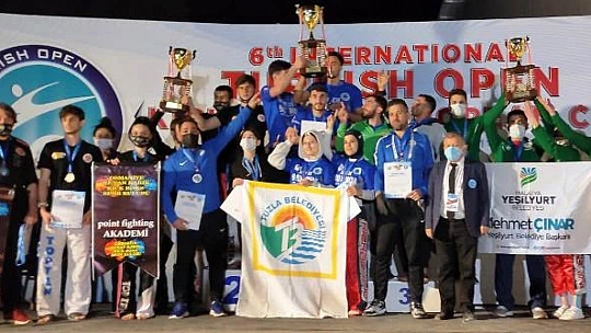 Kick-Boks Takımı Göğsümüzü Kabarttı