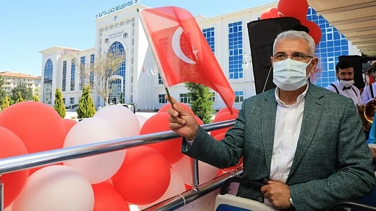 Battalgazi Belediyesi, 23 Nisan'ı Çocukların Evine Götürdü