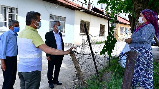 Başkan Çınar, Çat-Kapı Ziyaretleriyle Vatandaşların Evine Misafir Oluyor