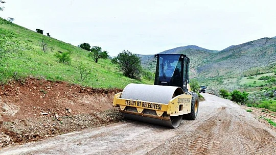 Yeşilyurt Belediyesi Ekipleri, Görgü Mahallesinin Ulaşım Ağını Yeniliyor