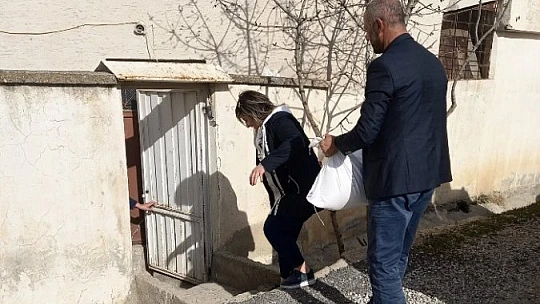 Akçadağder Yardımları Ulaştırıyor