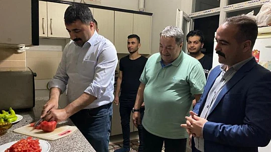 Milliyetçi Hareket Partisinden Gençlerle Sahur Programı