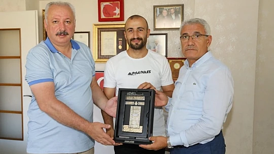 Başkan Güder'den 15 Temmuz Demokrasi Ve Milli Birlik Günü'nde Anlamlı Ziyaret
