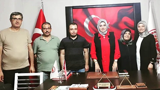 Çelik, Ailesinden Vatanseverler Derneğine Ziyaret